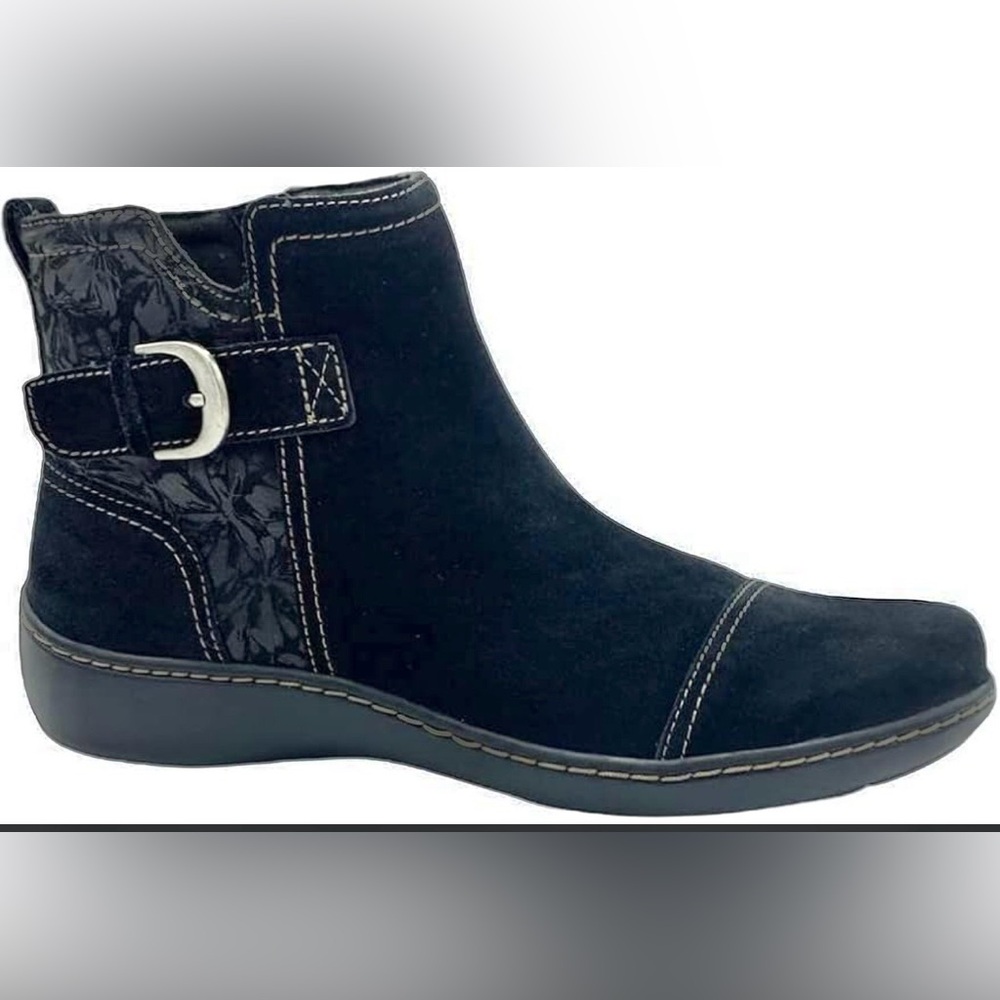 Clarks Women's Dark Blue Cora Marigold Boots